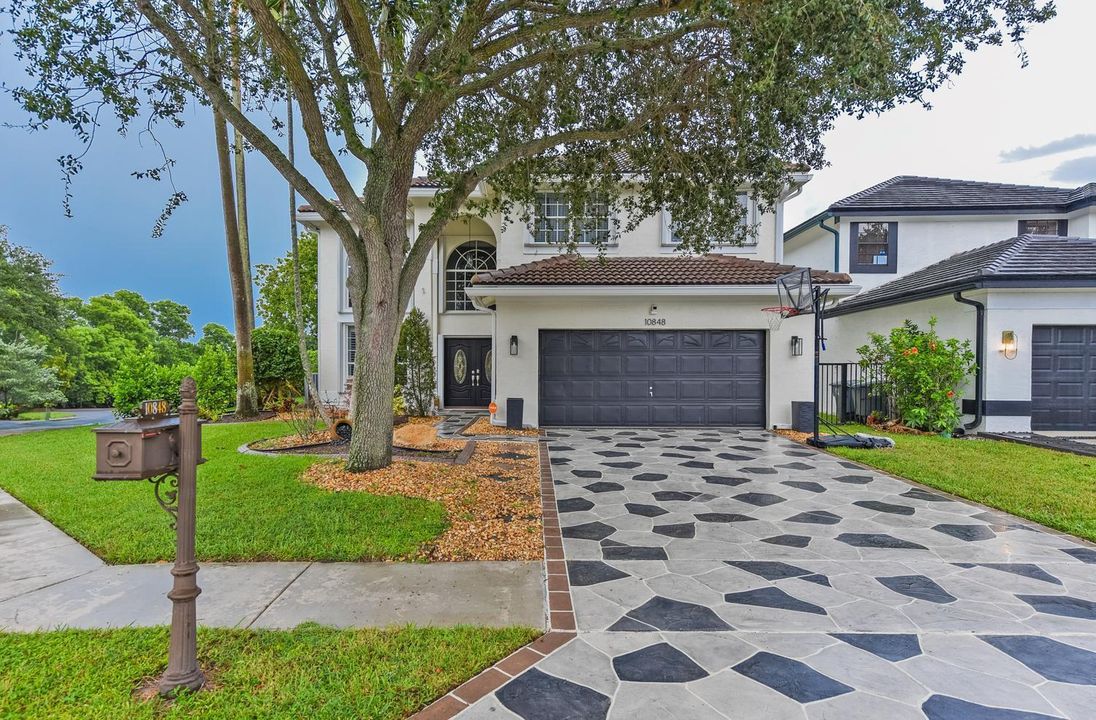 001-009-10848 Tamoron Ln-1500x986