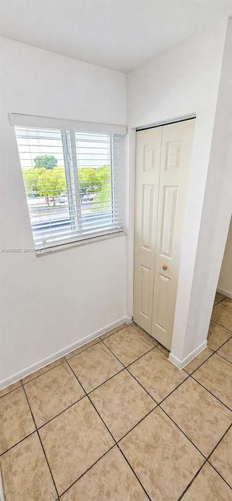For Rent: $1,800 (2 beds, 1 baths, 434568 Square Feet)