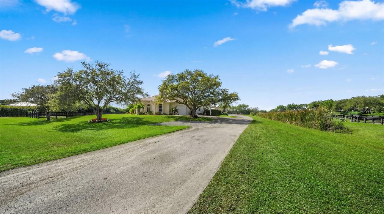 02-15380 46th Ln S