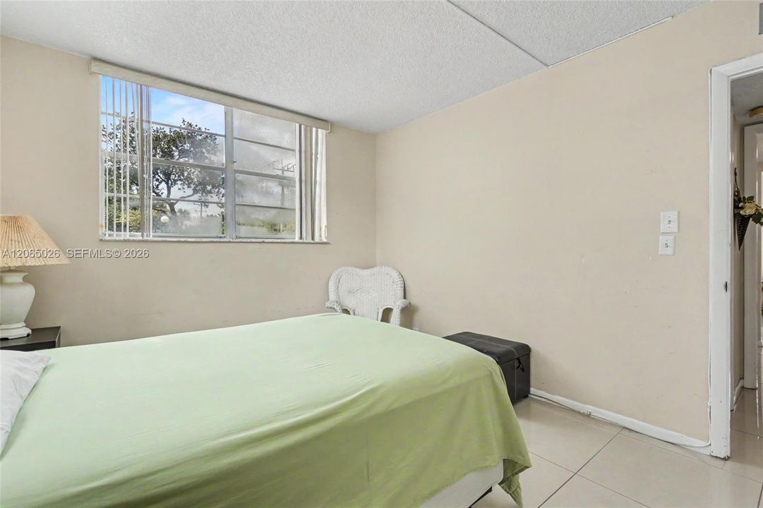 For Sale: $79,900 (2 beds, 2 baths, 958 Square Feet)