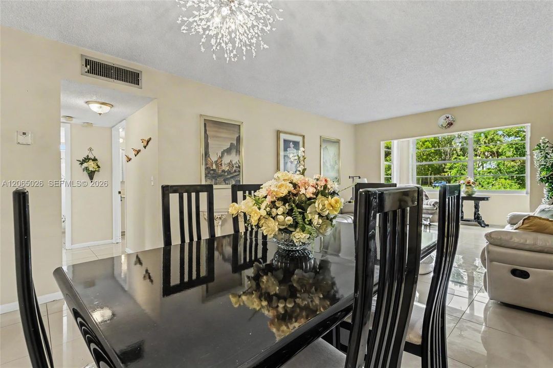 For Sale: $79,900 (2 beds, 2 baths, 958 Square Feet)