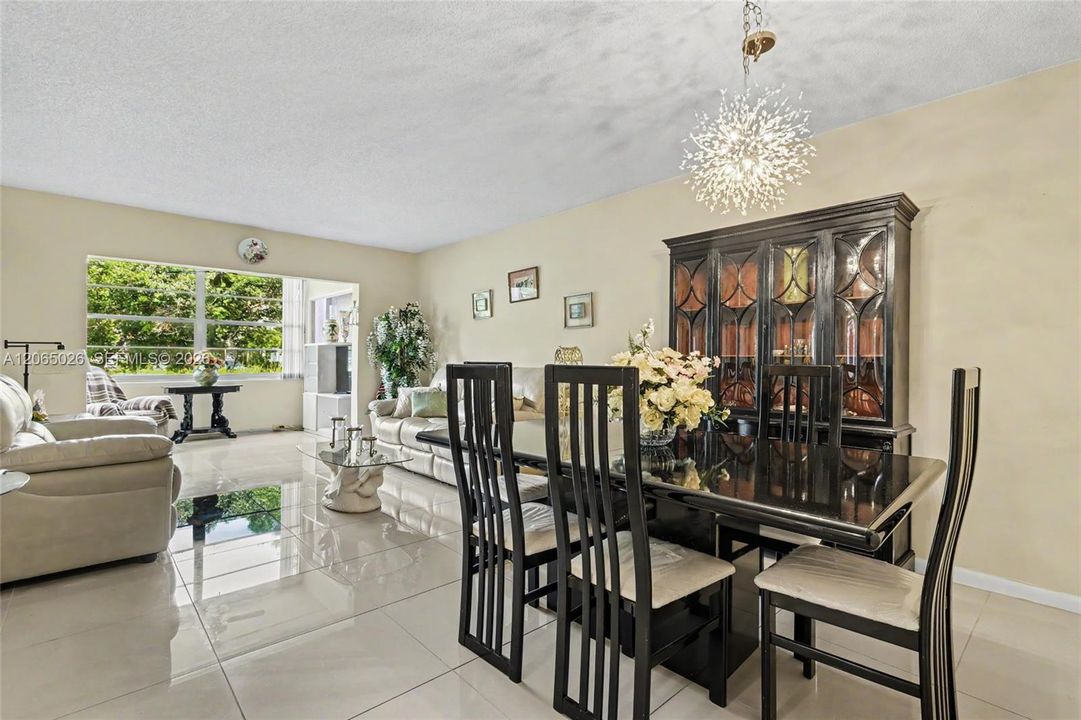 For Sale: $79,900 (2 beds, 2 baths, 958 Square Feet)