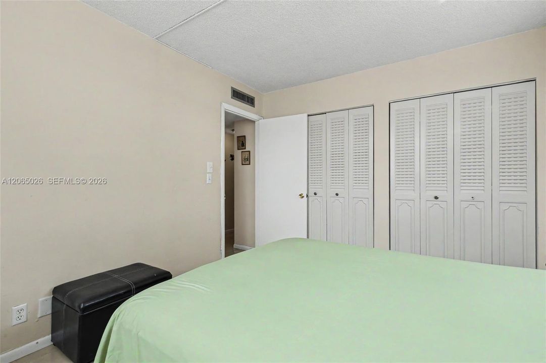 For Sale: $79,900 (2 beds, 2 baths, 958 Square Feet)