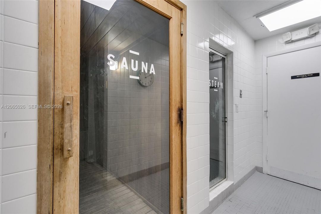 For Sale: $79,900 (2 beds, 2 baths, 958 Square Feet)