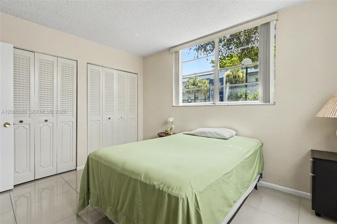 For Sale: $79,900 (2 beds, 2 baths, 958 Square Feet)