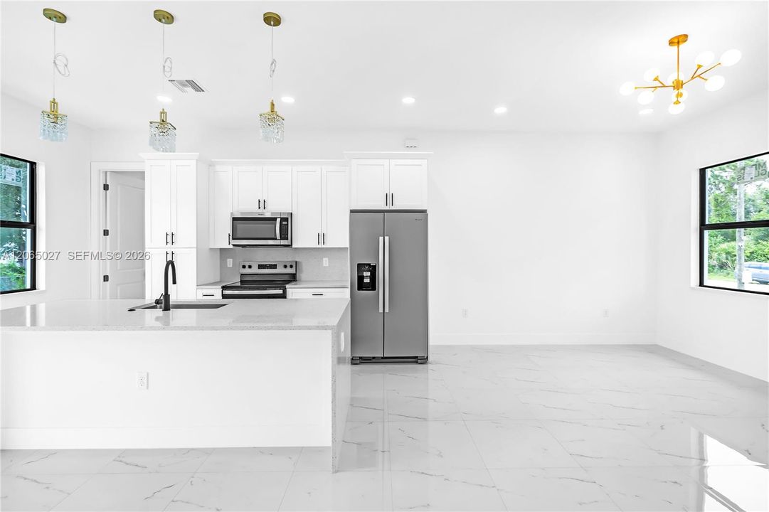 For Sale: $269,999 (3 beds, 3 baths, 1057 Square Feet)