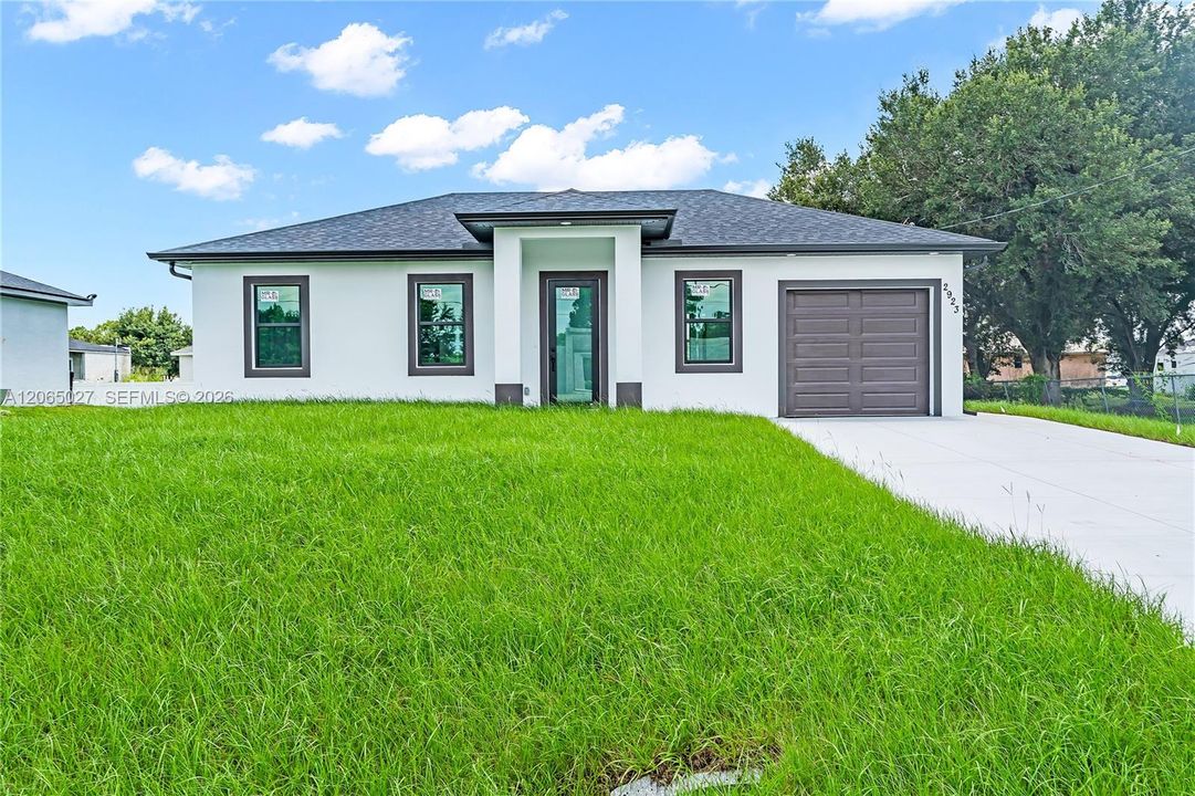 For Sale: $269,999 (3 beds, 3 baths, 1057 Square Feet)