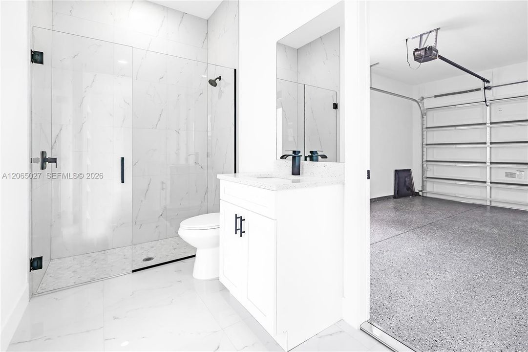 For Sale: $269,999 (3 beds, 3 baths, 1057 Square Feet)