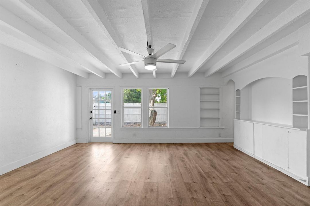 526 38th Street West