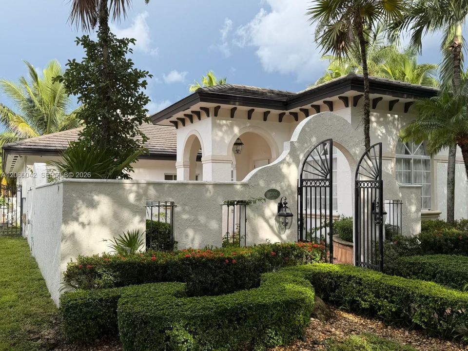 For Sale: $1,250,000 (4 beds, 2 baths, 2889 Square Feet)
