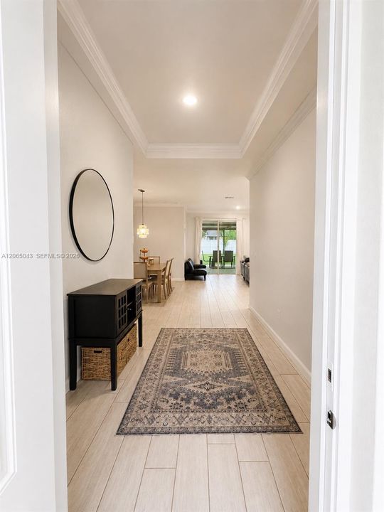 En Venta: $739,900 (3 camas, 2 baños, 1663 Pies cuadrados)