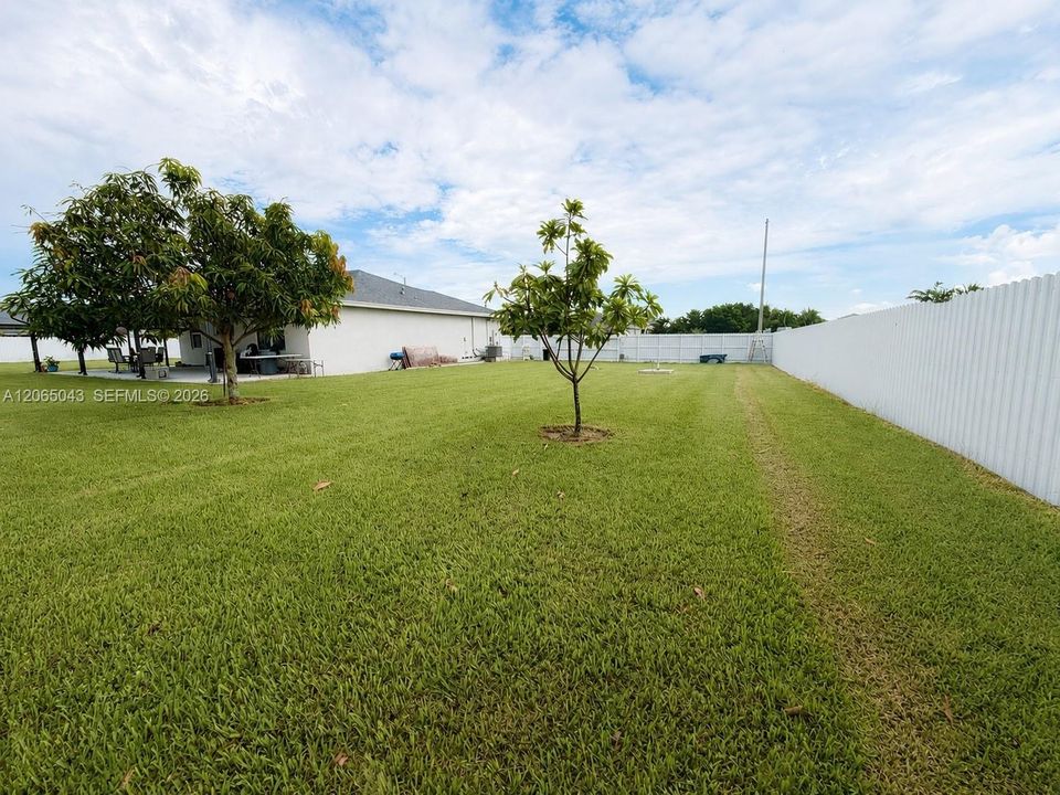 En Venta: $739,900 (3 camas, 2 baños, 1663 Pies cuadrados)