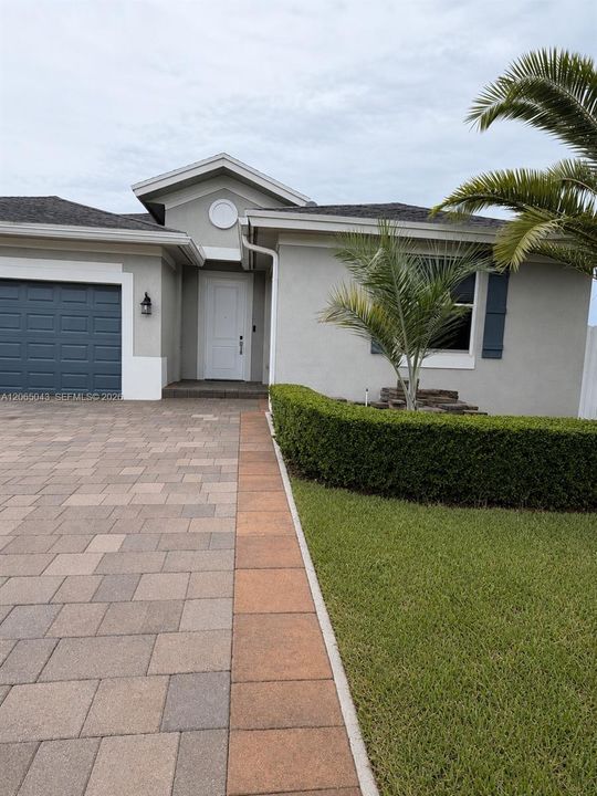 En Venta: $739,900 (3 camas, 2 baños, 1663 Pies cuadrados)