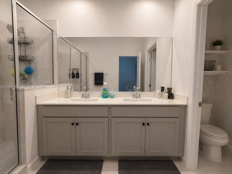 En Venta: $739,900 (3 camas, 2 baños, 1663 Pies cuadrados)