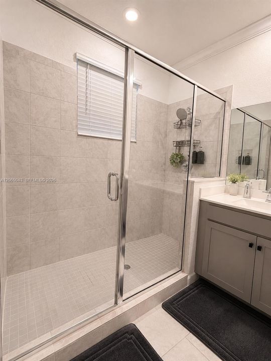 En Venta: $739,900 (3 camas, 2 baños, 1663 Pies cuadrados)