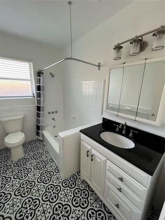 For Sale: $850,000 (3 beds, 2 baths, 1375 Square Feet)