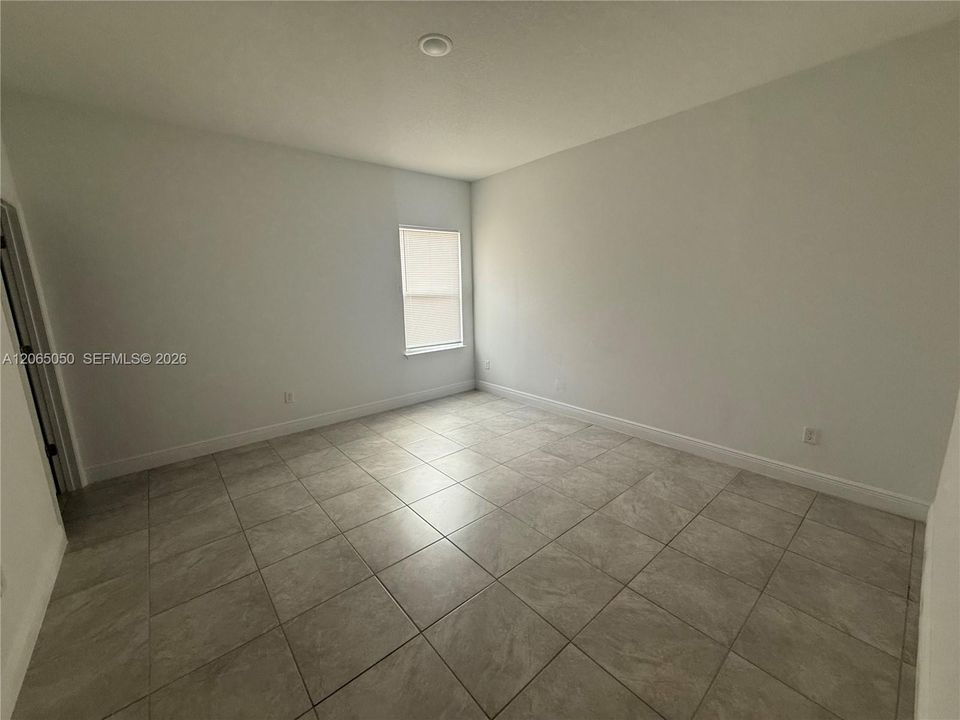 For Rent: $1,950 (4 beds, 2 baths, 0 Square Feet)