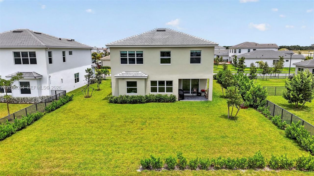 For Sale: $720,000 (3 beds, 2 baths, 2579 Square Feet)