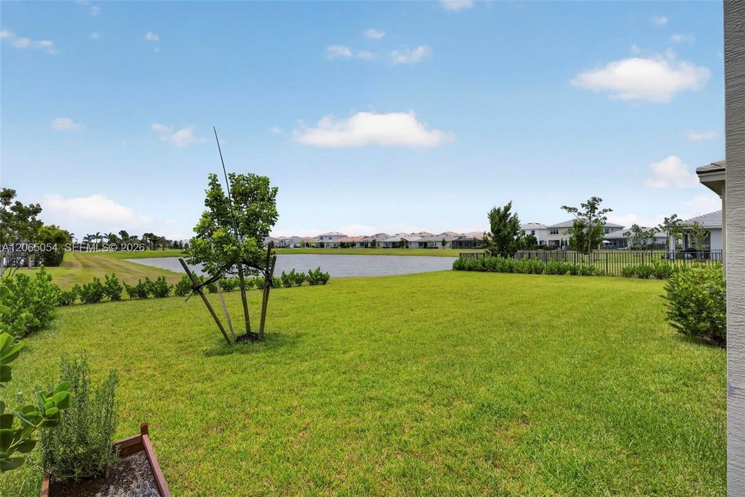 For Sale: $720,000 (3 beds, 2 baths, 2579 Square Feet)