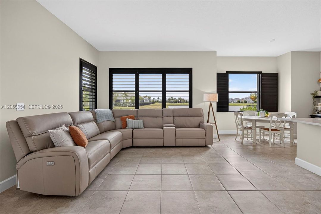 For Sale: $720,000 (3 beds, 2 baths, 2579 Square Feet)