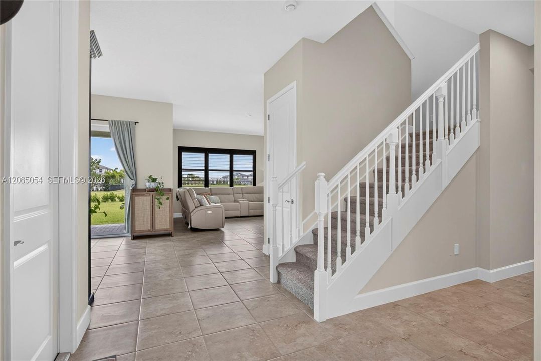 For Sale: $720,000 (3 beds, 2 baths, 2579 Square Feet)