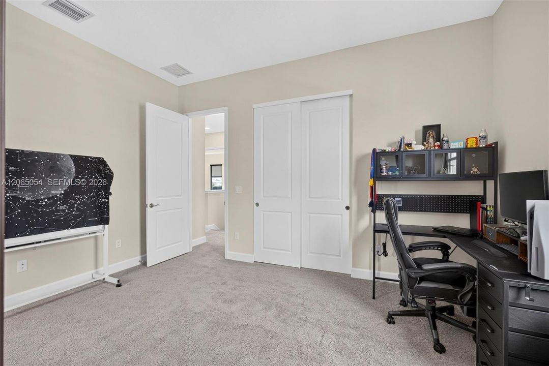 For Sale: $720,000 (3 beds, 2 baths, 2579 Square Feet)