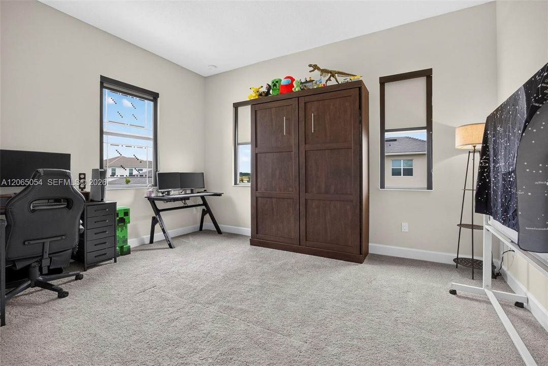 For Sale: $720,000 (3 beds, 2 baths, 2579 Square Feet)