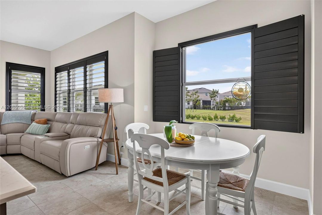 For Sale: $720,000 (3 beds, 2 baths, 2579 Square Feet)