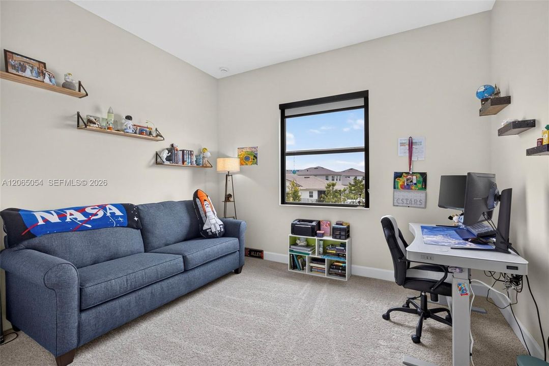 For Sale: $720,000 (3 beds, 2 baths, 2579 Square Feet)