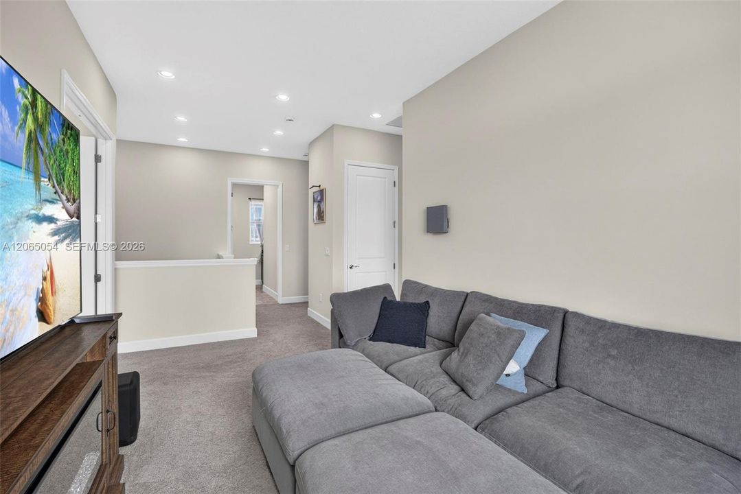 For Sale: $720,000 (3 beds, 2 baths, 2579 Square Feet)