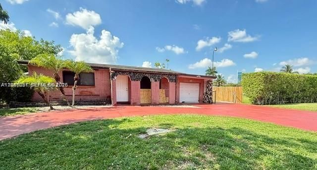 Activo con contrato: $2,850 (4 camas, 2 baños, 5078 Pies cuadrados)