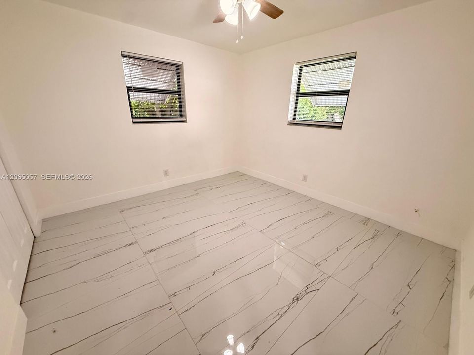 Activo con contrato: $2,850 (4 camas, 2 baños, 5078 Pies cuadrados)