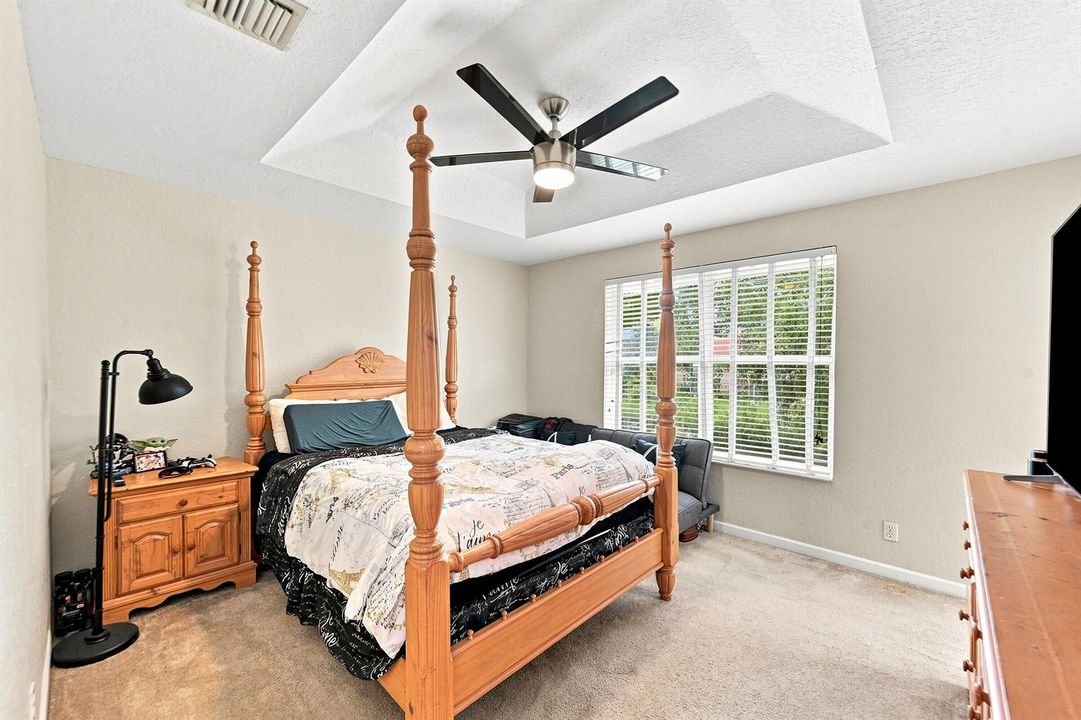 13_primary bedroom