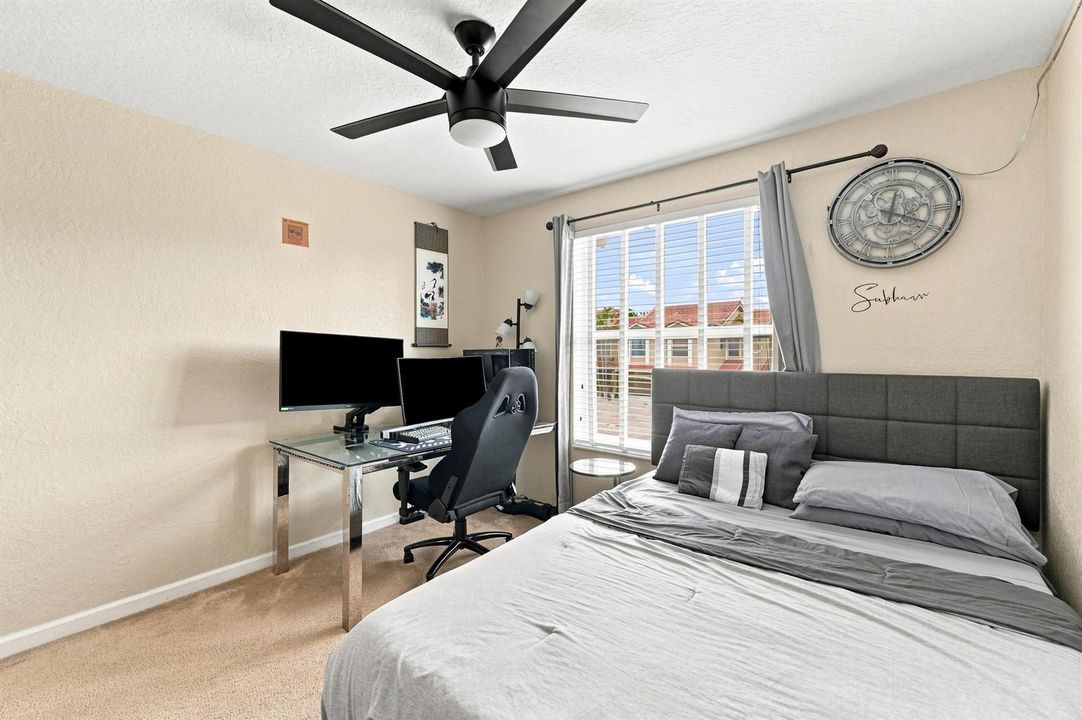 18_bedroom