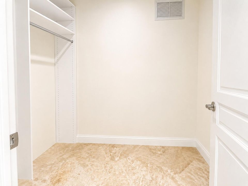 1450 Guest Bedroom 1 Closet