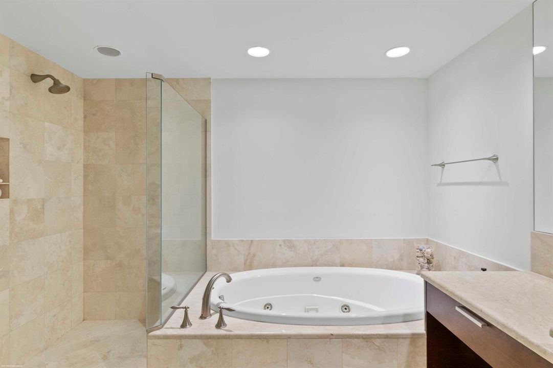 3800 N Ocean Dr 1450 019