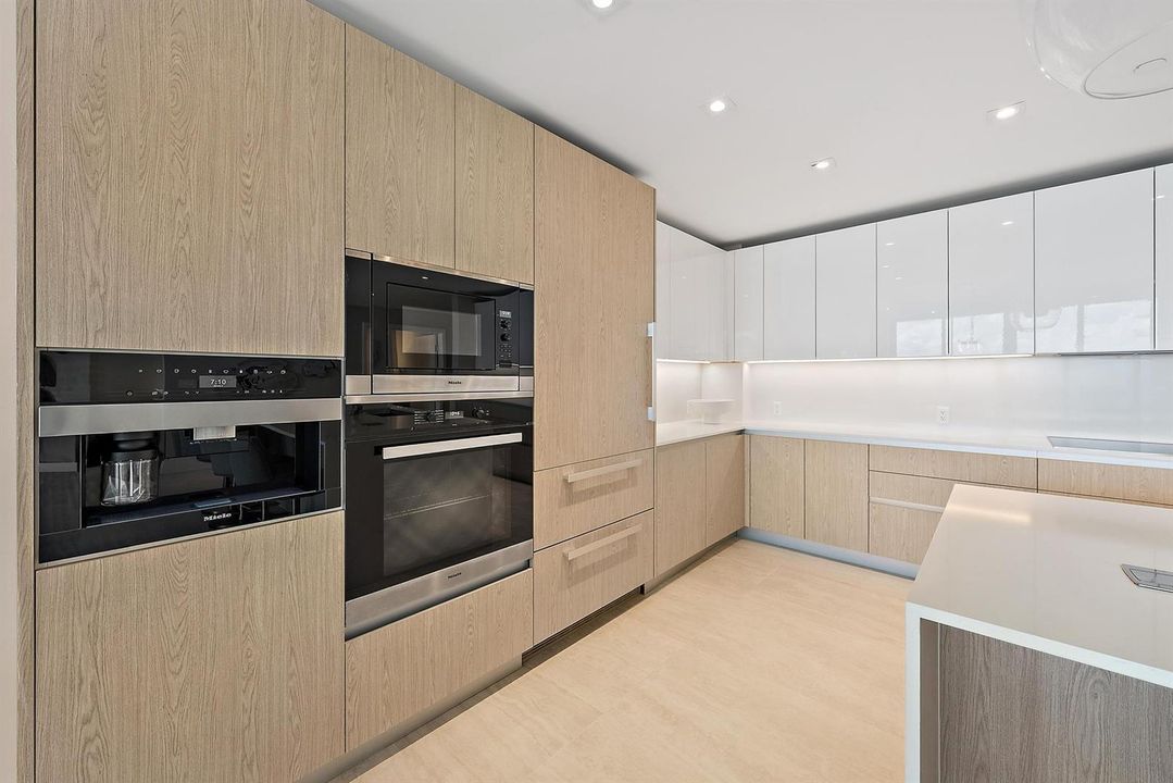 3100 N Ocean Dr p 1105-6