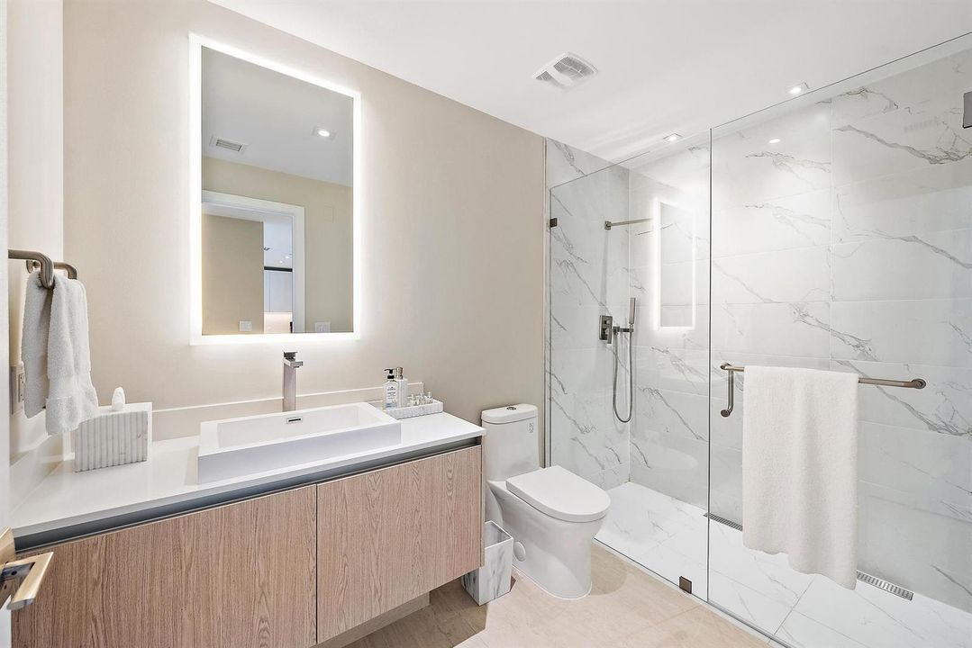 3100 N Ocean Dr p 1105-3