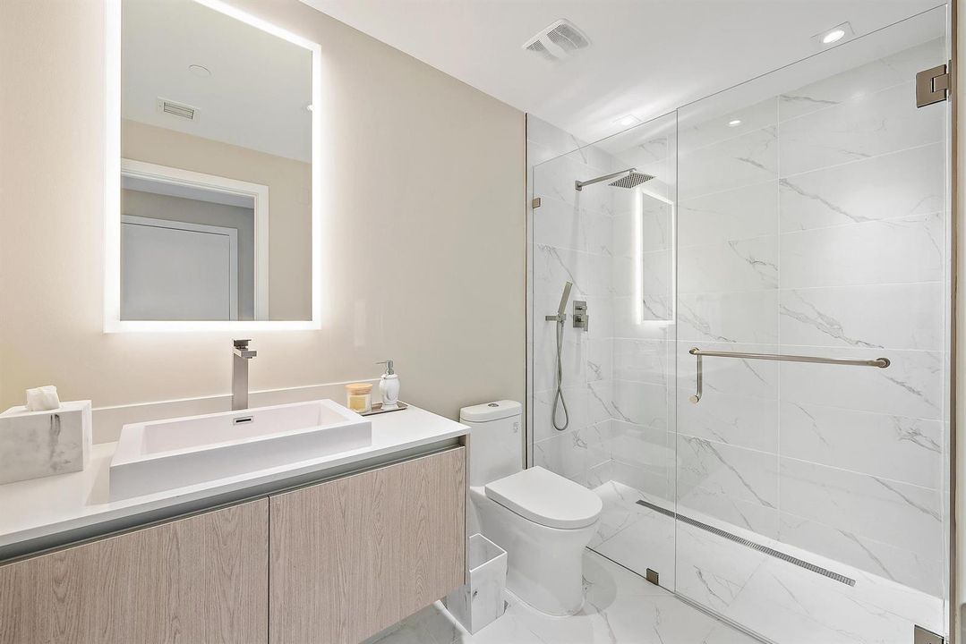 3100 N Ocean Dr p 1105-27