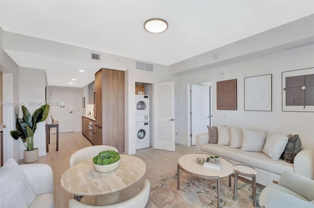 For Sale: $1,295,000 (2 beds, 2 baths, 799 Square Feet)