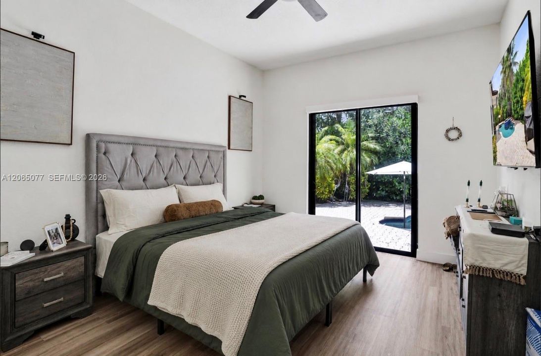 For Sale: $845,000 (5 beds, 3 baths, 2102 Square Feet)