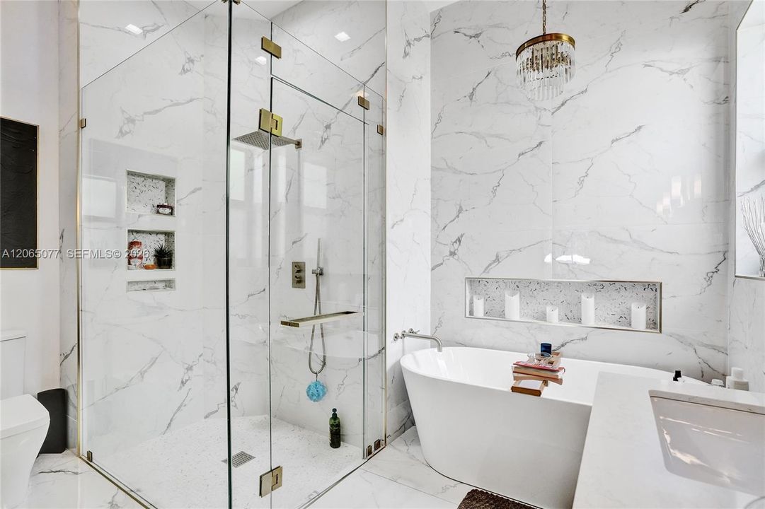 For Sale: $845,000 (5 beds, 3 baths, 2102 Square Feet)