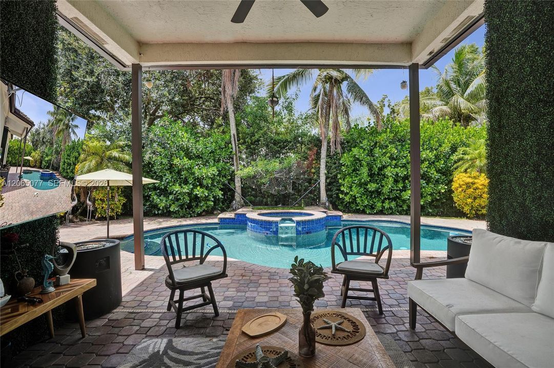 For Sale: $845,000 (5 beds, 3 baths, 2102 Square Feet)