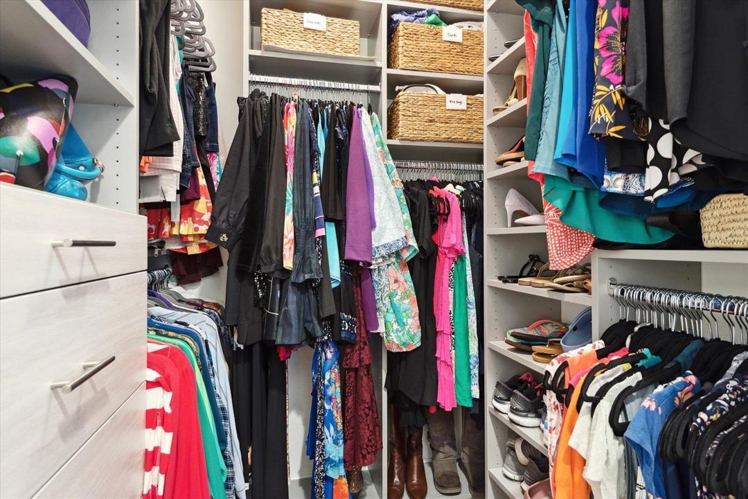 09-Primary Walk-In Closet
