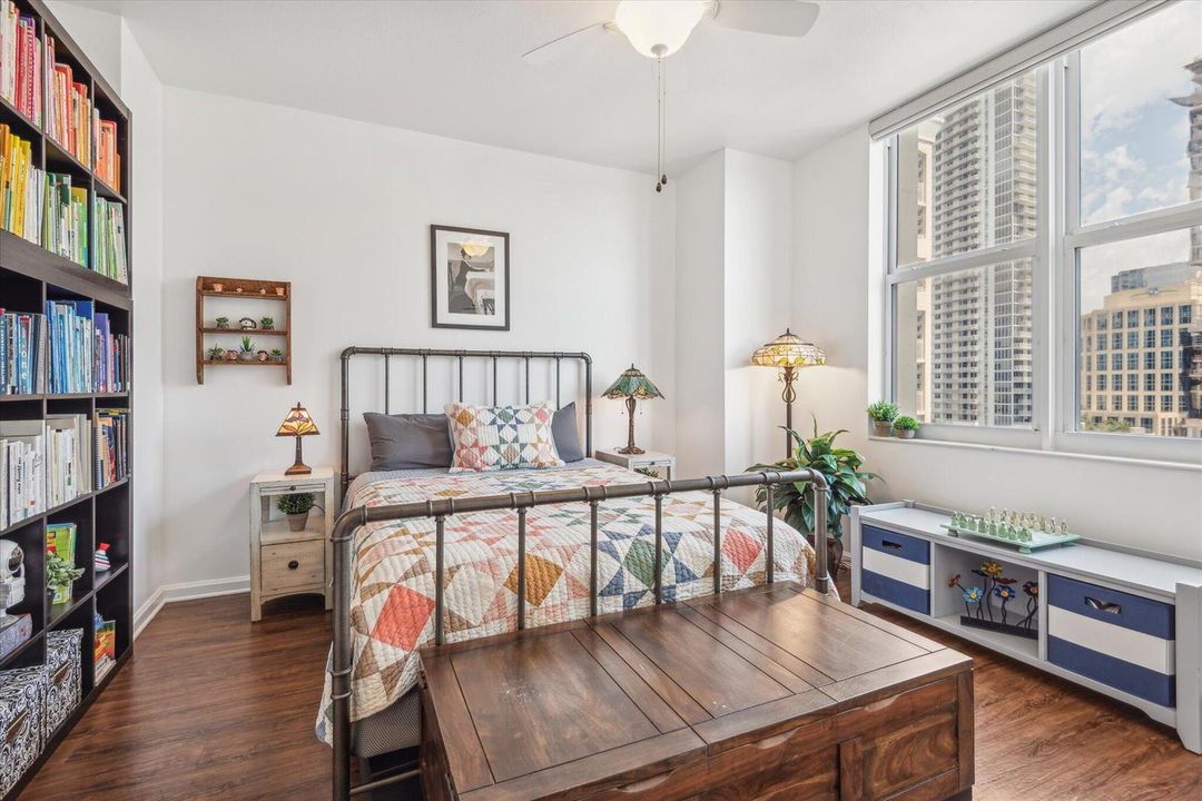 10-Guest Bedroom