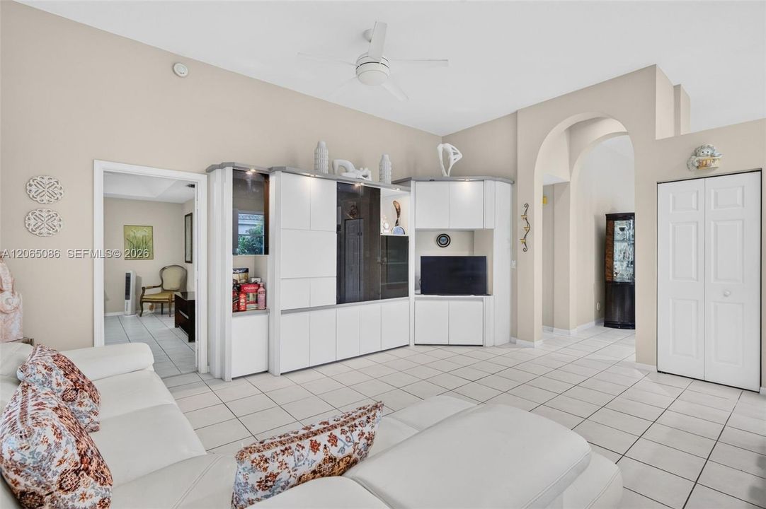 For Sale: $675,000 (3 beds, 2 baths, 1889 Square Feet)