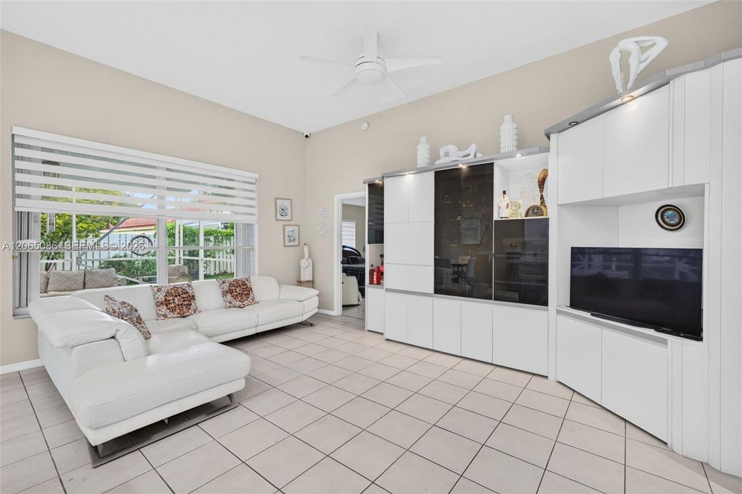 For Sale: $675,000 (3 beds, 2 baths, 1889 Square Feet)