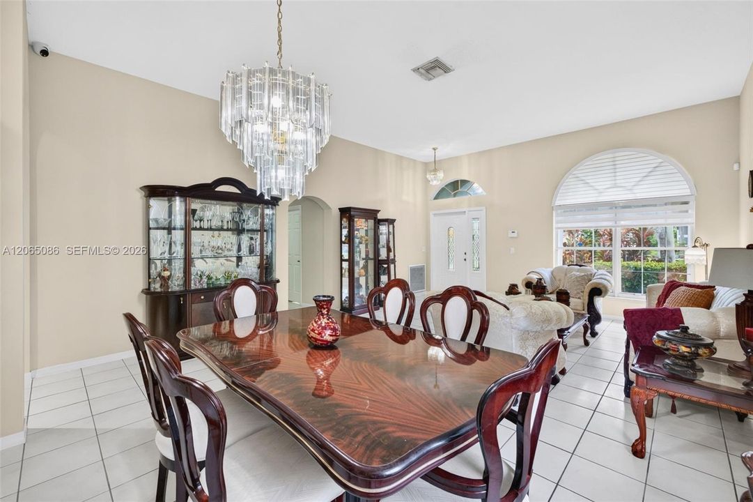 For Sale: $675,000 (3 beds, 2 baths, 1889 Square Feet)