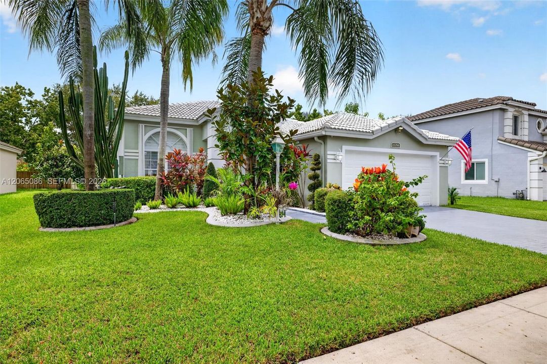 For Sale: $675,000 (3 beds, 2 baths, 1889 Square Feet)