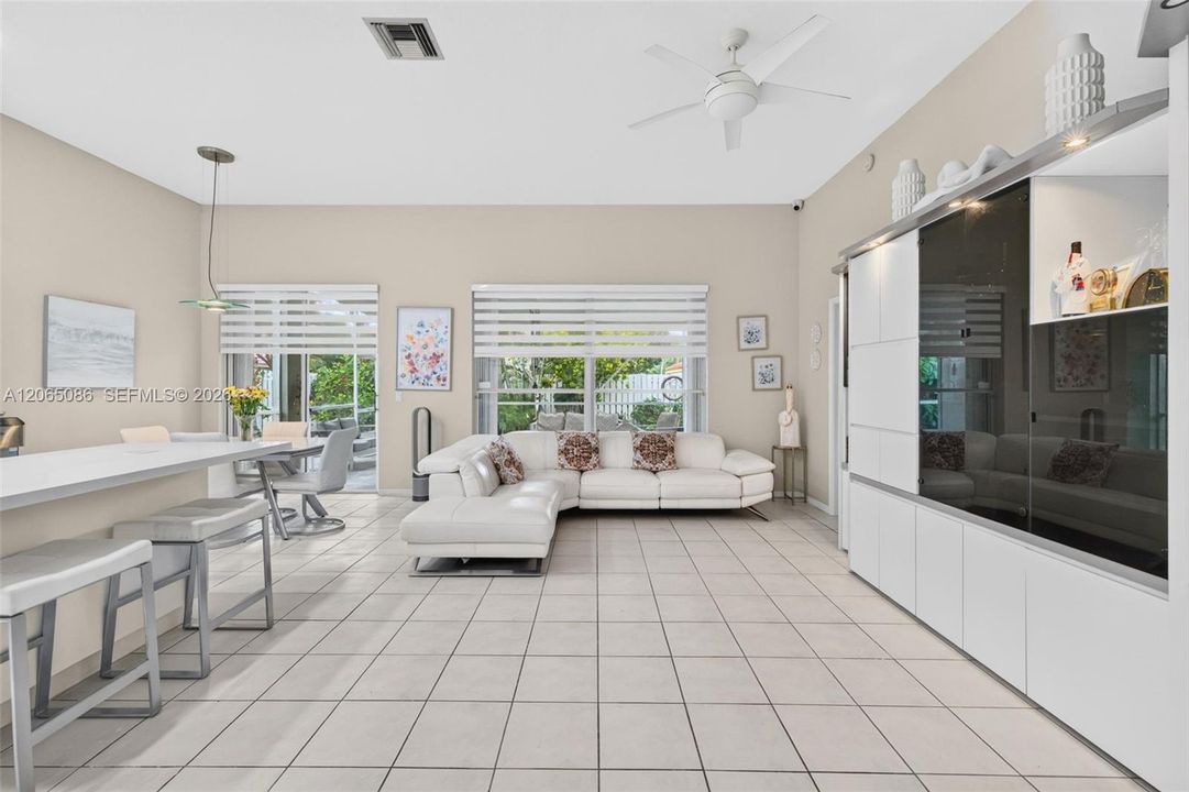 For Sale: $675,000 (3 beds, 2 baths, 1889 Square Feet)